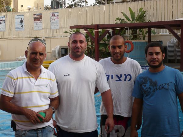 צוות קרלטון ברגע של מנוחה