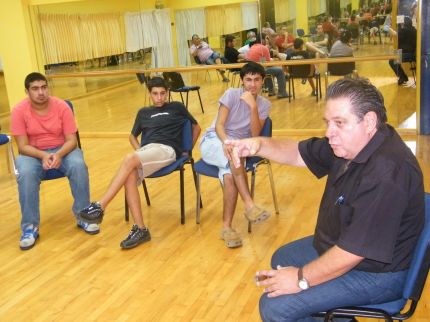 מפגש בין שאול אייזנברג לאוהדי עירוני נהריה, התקיים באולם בעין שרה